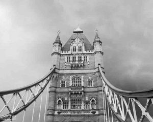 puente de londres en blanco y negro