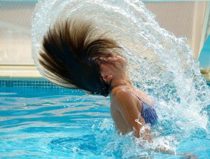 movimiento del pelo en el agua