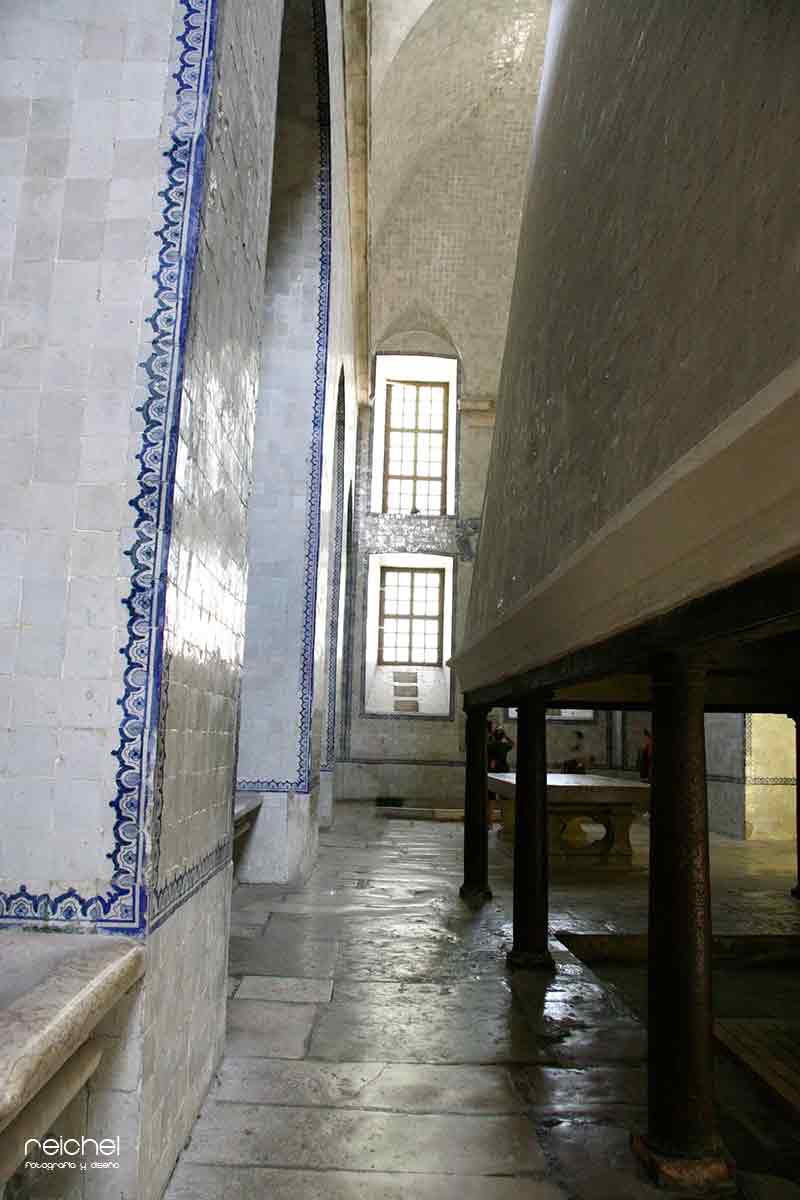 chimeneas interior del monasterio de alcobaca