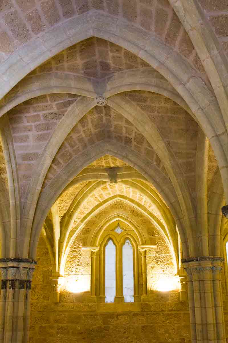 sala capitular de monasterio de piedra