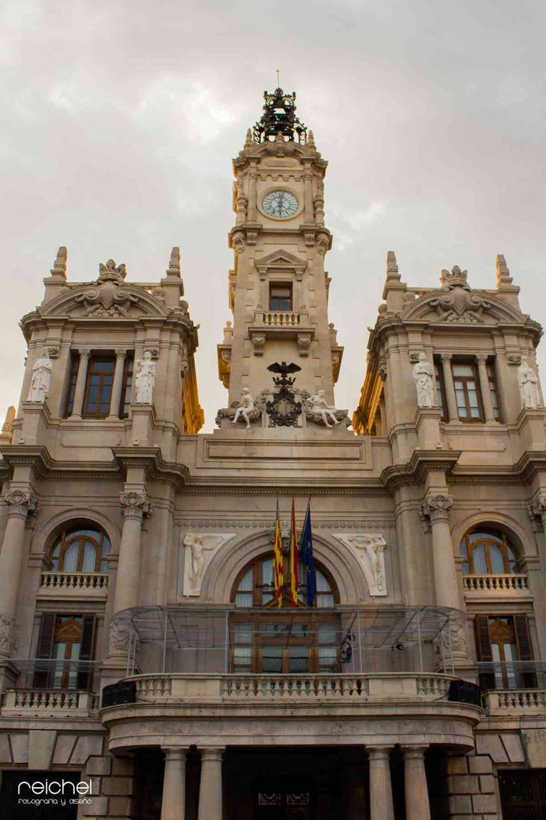 Plano Detalle De La fachada Del Ayuntamiento De Valencia