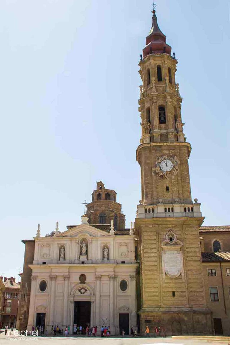 Fachada Principal de La Catedral del Aseo Zaragoza